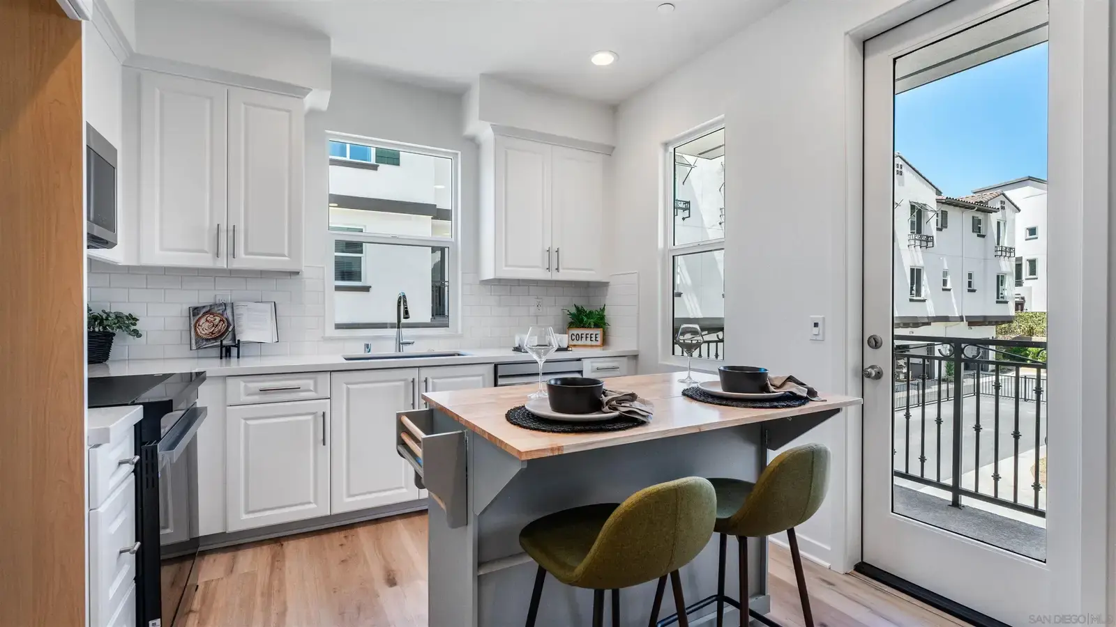 329 Ocotillo Gln, Escondido, CA 92025